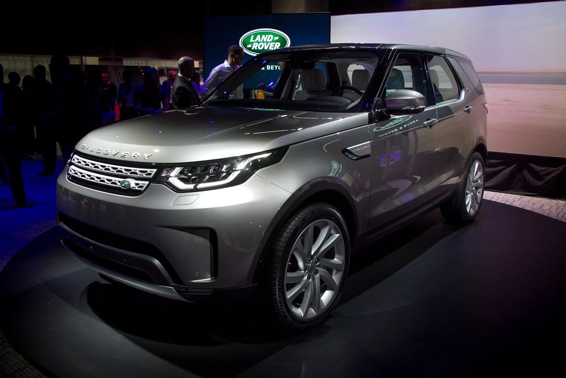 Land Rover Discovery 2017. Ленд Ровер 5 поколения. Новый ленд Ровер Дискавери 6. Land Rover Discovery 5. Дискавери поколения