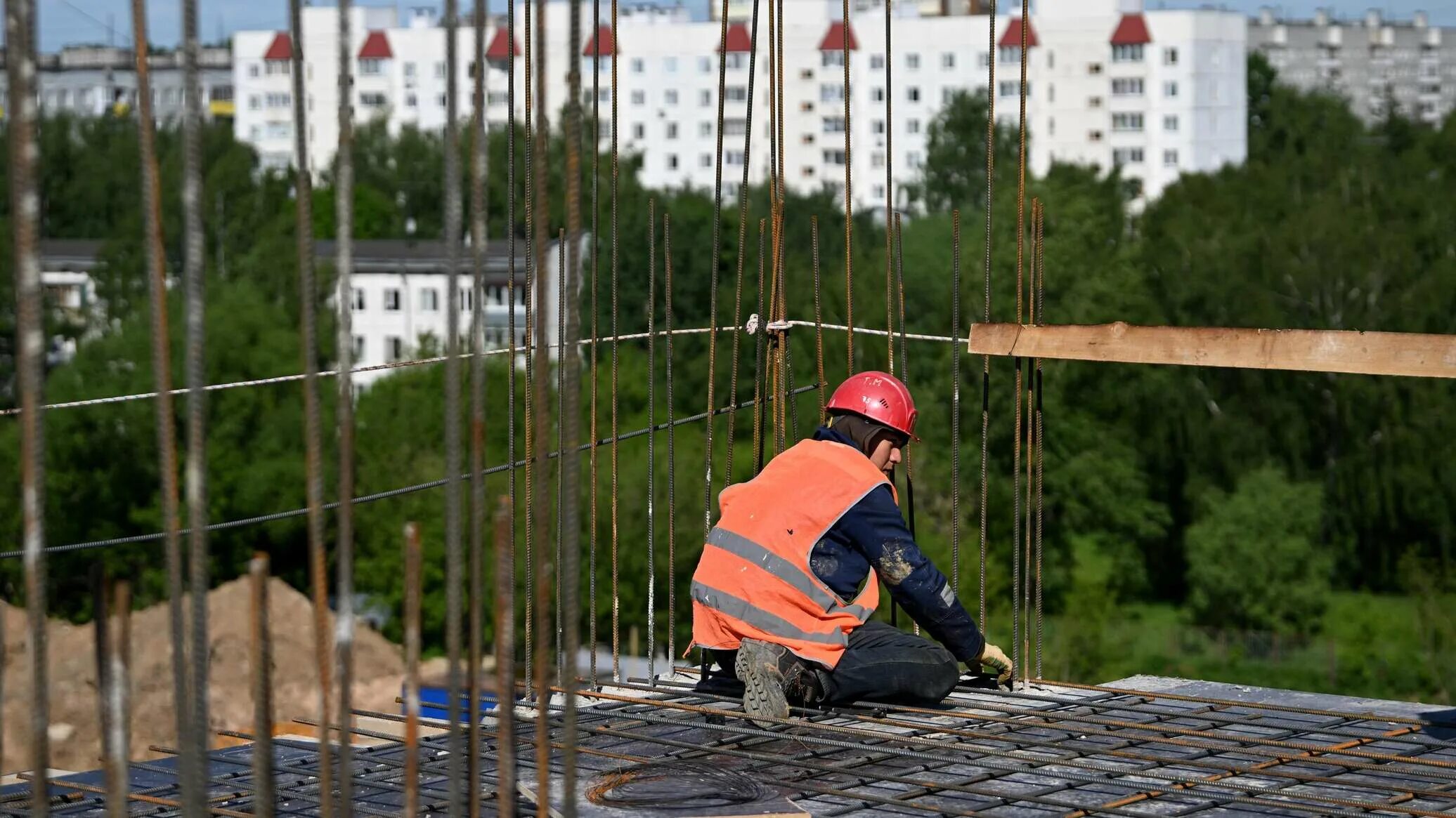 Жилищное строительство. Строительство жилья Москва. Жилищное строительство в России упало. Начало строительства.