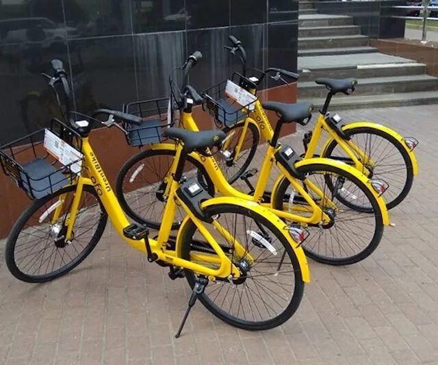 Хочу велик ставрополь. Желтый велосипед. Велосипед напрокат. Велосипеды желтые напрокат. Арендный велосипед.