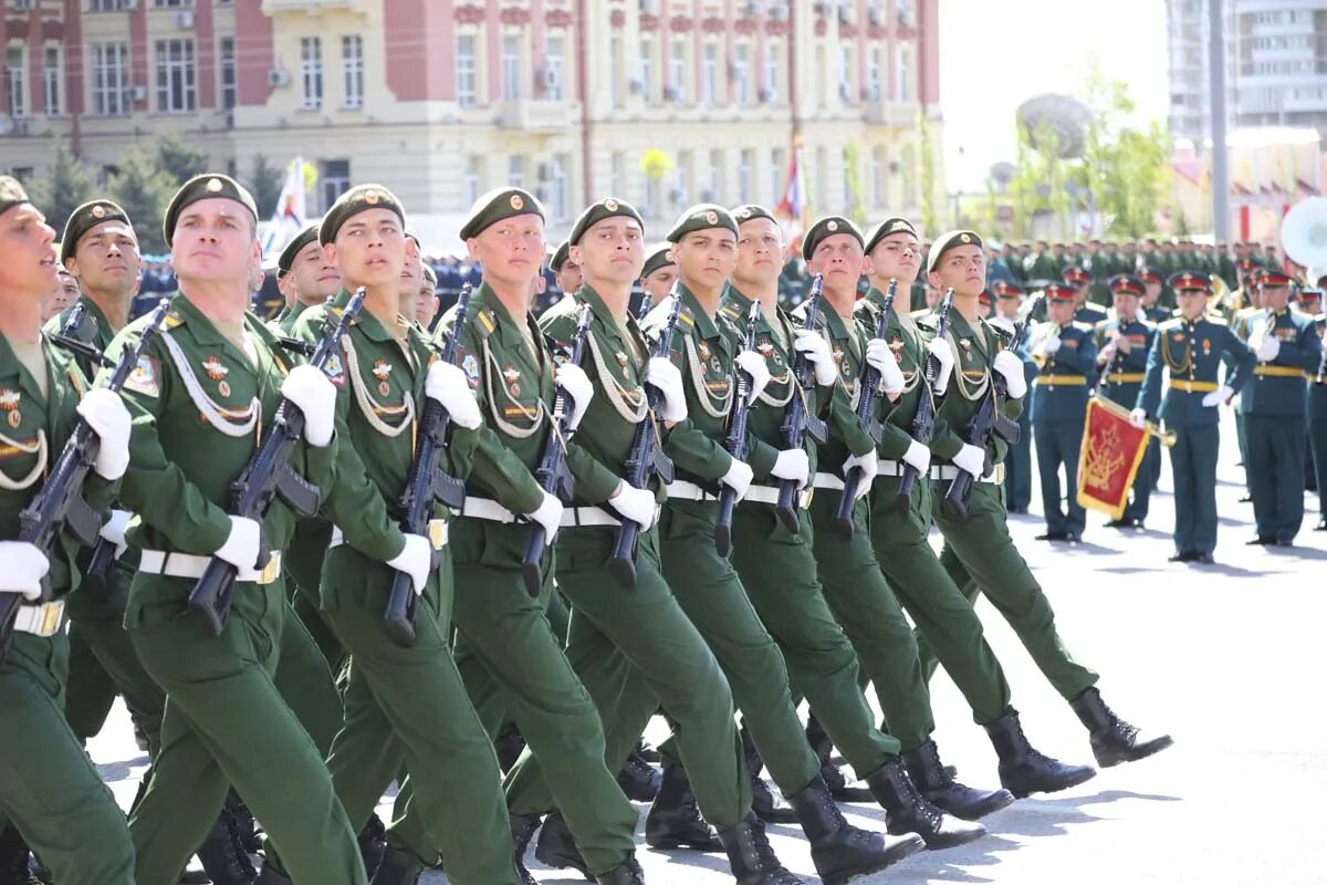 Генеральная репетиция парада. Генеральная репетиция парада Победы в Ростове-на-Дону. Парад Победы в Ростове-на-Дону 2018. Генеральная репетиция парада Ростов на Дону. Парад Победы Ростов на Дону 2019.