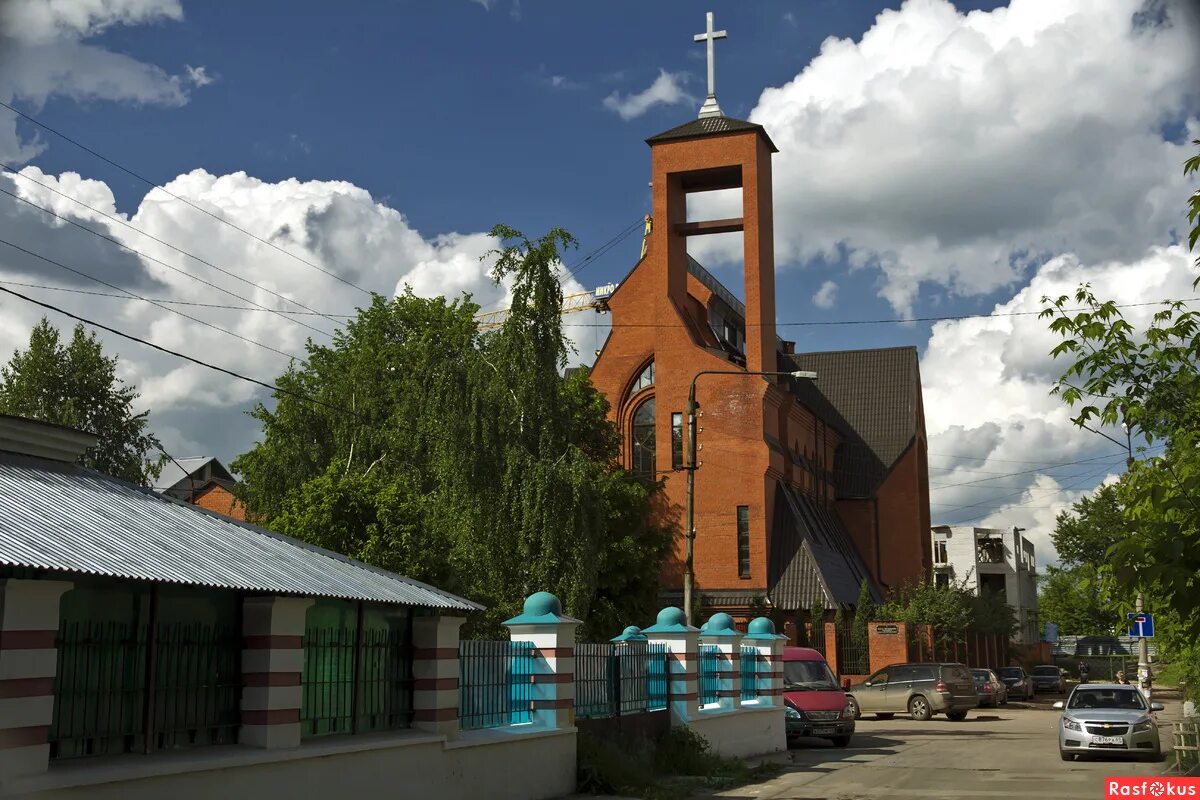 Храмы твери. Храм святого князя александра невского (тверь). Церковь александра невского тула. Тверь александро-невская церковь. Свято екатерининский собор тверь.