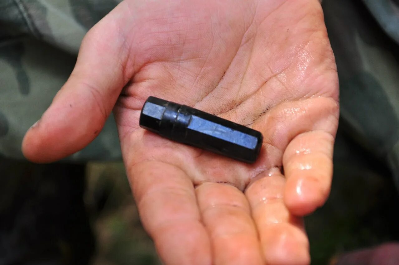 Смертный медальон. Раскопки поисковиков 2020 года. Медальон солдата. Смертный медальон бойца ркка. Медальон солдата.