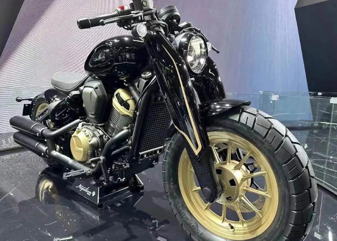 Benda napoleon. Benda Napoleon 450. Benda Napoleon Bobber unveiled. Производители мотоциклов. Мотоцикл CFMOTO CLC 450 Bobber.