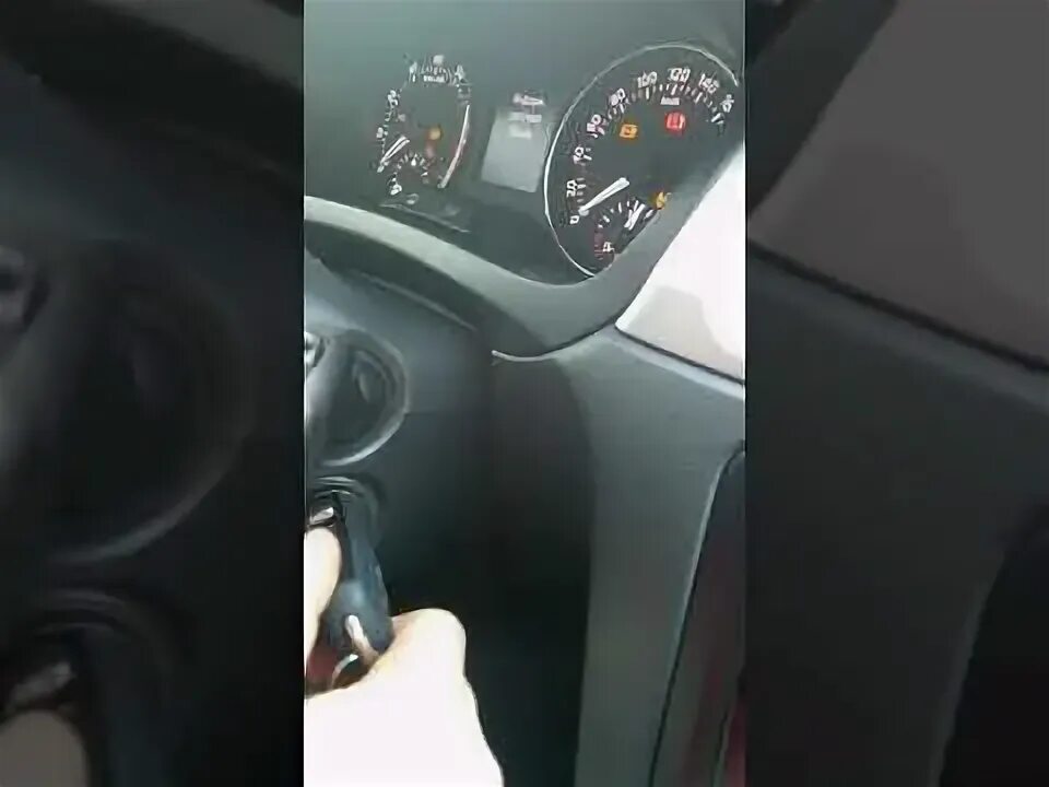 Шкода рапид 2018 горит чек. Шкода рапид 2019 значки на табло. Приборка максидот шкода октавия а5. Желтый треугольник школа актавия. Максидот на шкода октавия а5.