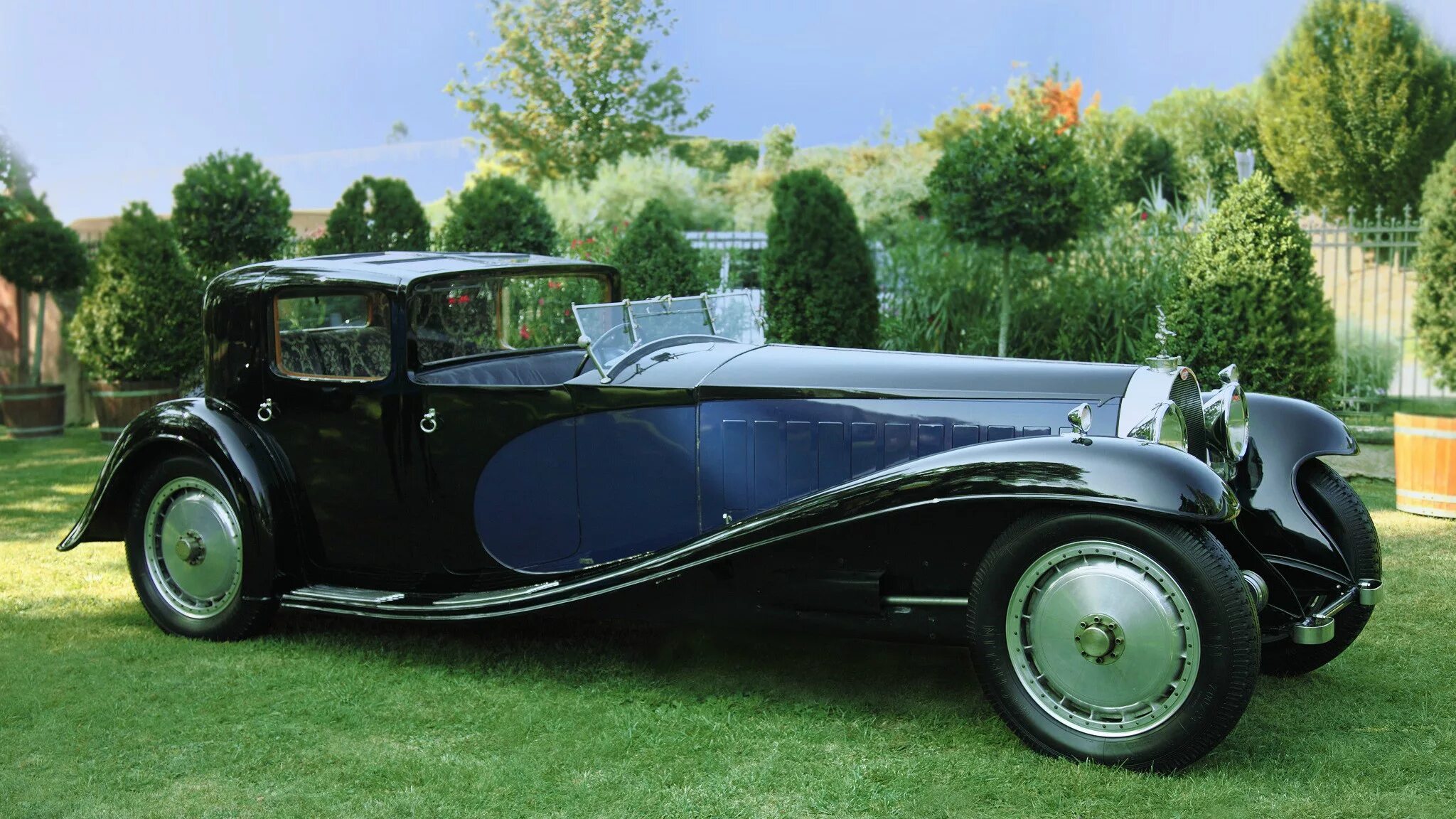 Топ 10 самых первых. Bugatti Type 41 Royale Coupe Napoleon. Bugatti Type 41 Royale 1927. Bugatti Type 41 Royale Kellner Coupe 1931 года. Bugatti Type 41 «la Royale».