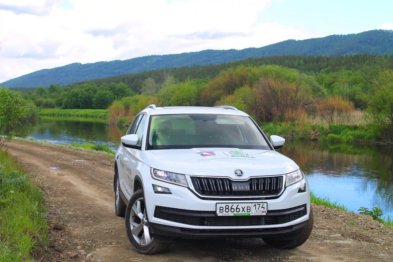 Skoda kodiaq rs 2020. Skoda kodiaq белый. Кодиак лампы какие. Кроссовер skoda karoq. Фольксваген кодиак.