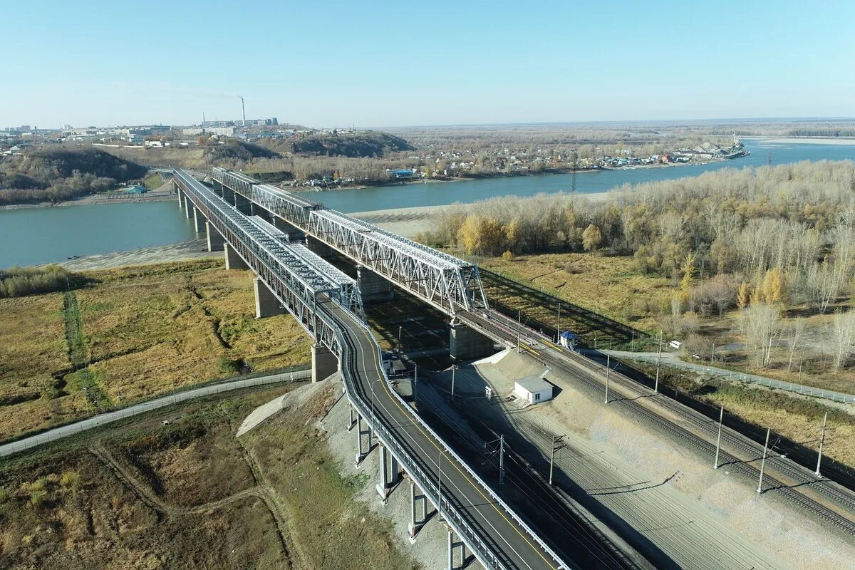 Открыли ли старый мост. Обь барнаул старый мост. мост через обь барнаул. новый мост в барнауле через обь. жд мост барнаул.