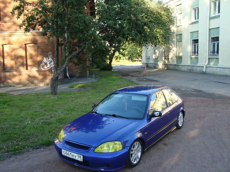 Civic 2000 года. Цивик хэтчбек 2000. Honda Civic 2000 Hatchback. Цивик 2000 года хэтчбек. Хонда Цивик 2000г хэтчбек.