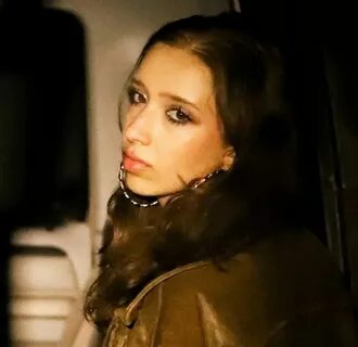 Help isabella rossa