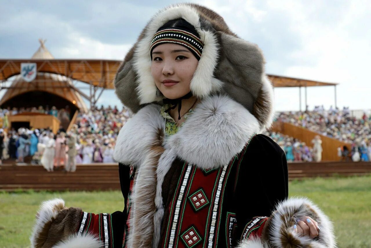 Как называются северные народы. Саха Якутия якуты. Якутская бастынга. Жители коренных народов Республики Саха Якутия. Якуты народы Якутии.