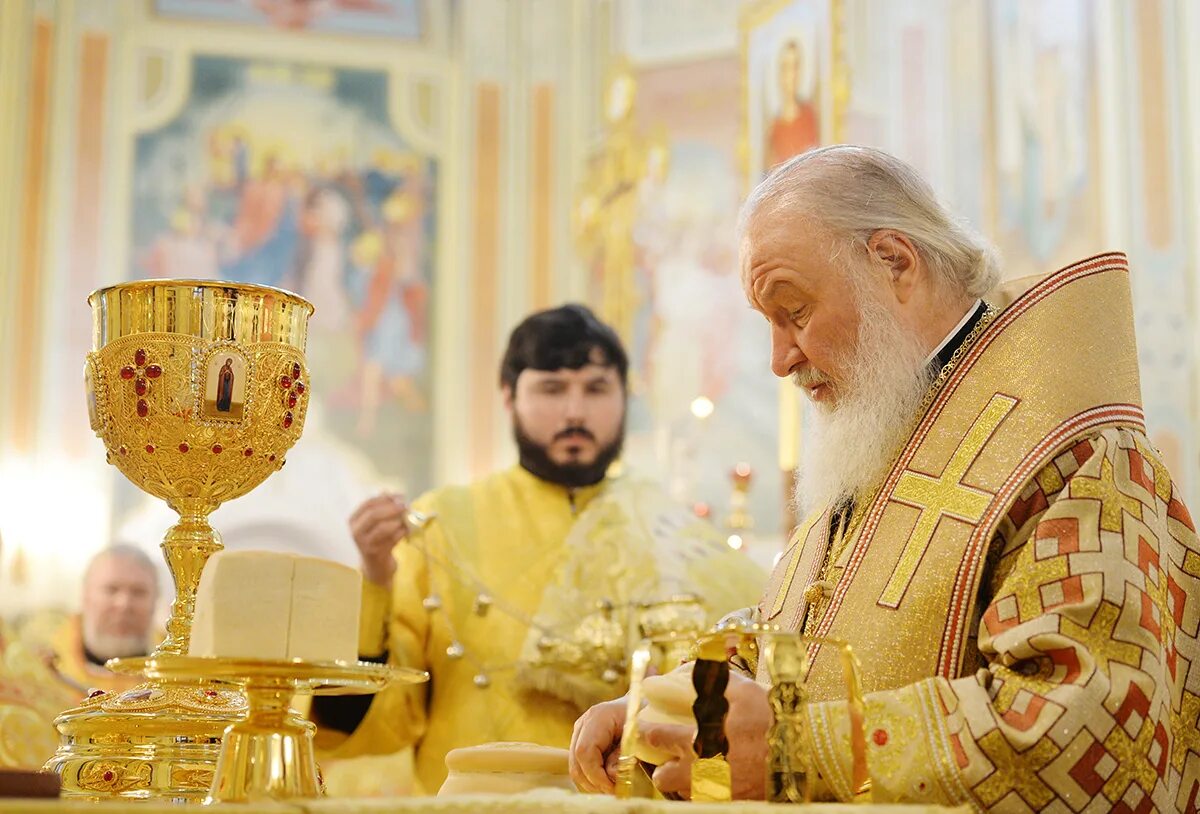 служба в свято михайловском соборе ижевск. служба в свято михайловском соборе ижевск. расписание богослужений в храме свято михайловском соборе. служба в свято михайловском соборе ижевск. свято михайловский собор ижевск пасха.
