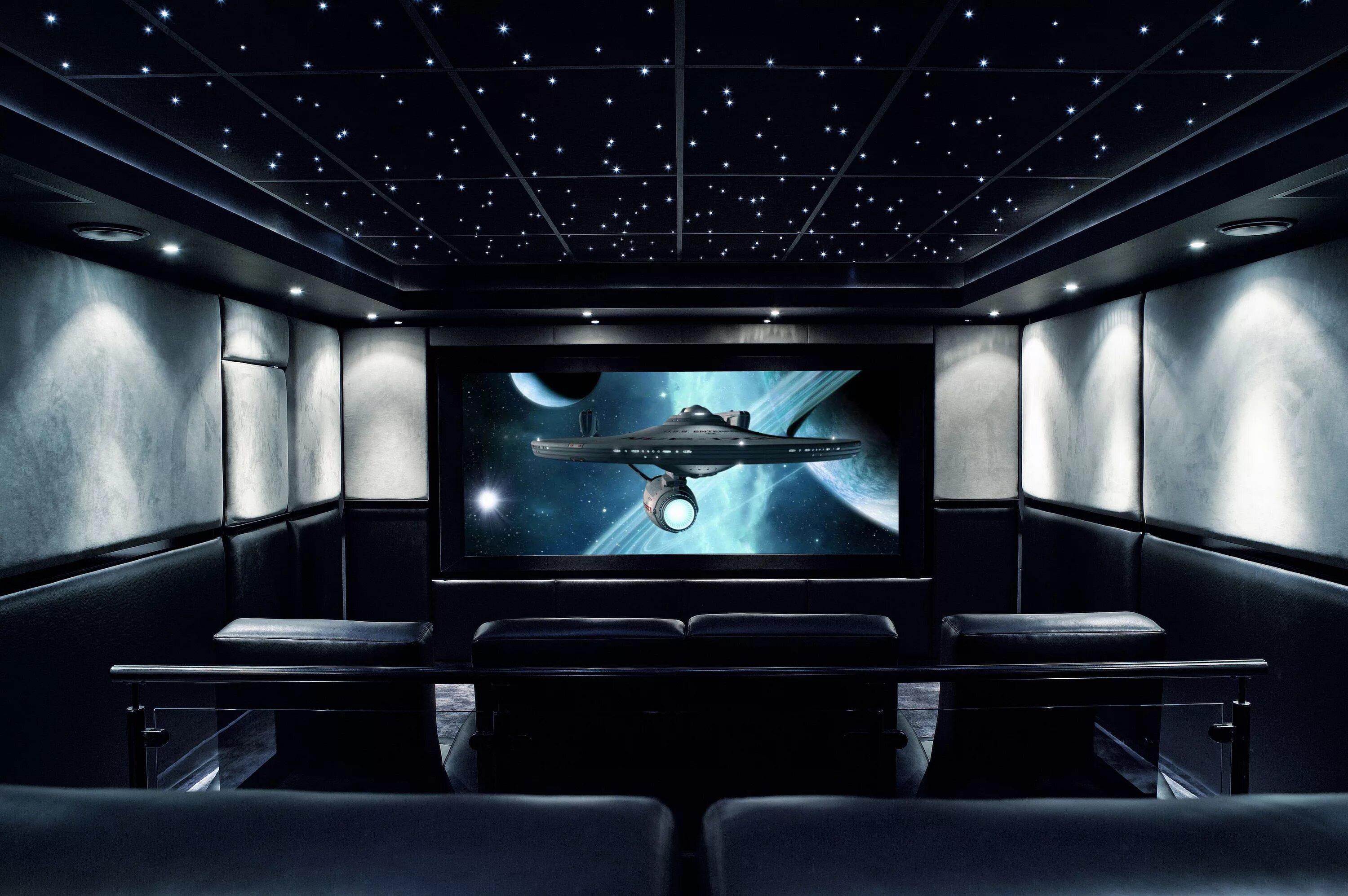 Projecting cinema