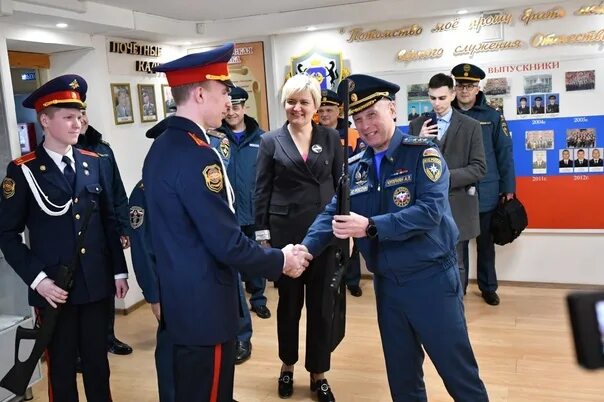 Колледж мчс кемерово. Школа мчс кемерово. Колледж мчс кемерово. Школа мчс кемерово. Кемеровская губернаторская кадетская школа интернат мчс.