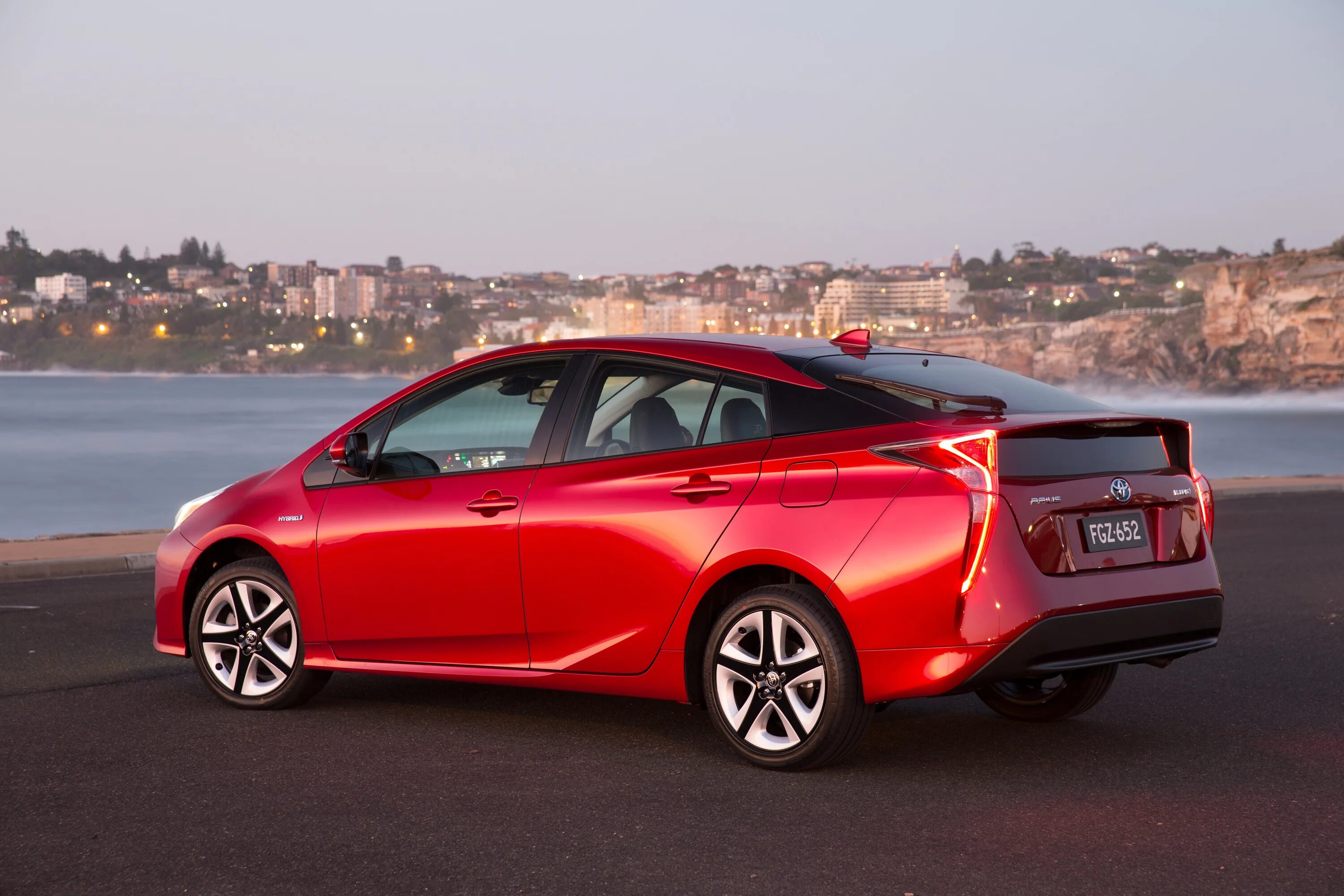 Toyota Prius 2016. Toyota Prius Hybrid. Тойота Приус гибрид 2016. Тойота Приус гибрид 2016 года. Тойота гибрид 2016