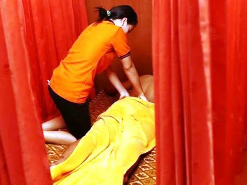 Pijat plus plus terbaru. Pijat plus plus bapak. bantal plus plus. pijat plus-plus ngentot. tukang pijat plus indo.