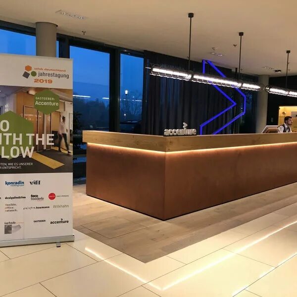 Accenture павелецкая. Future camp. Детский лагерь будущего. Граффити на стене в кабинете. Лагерь академия будущего.