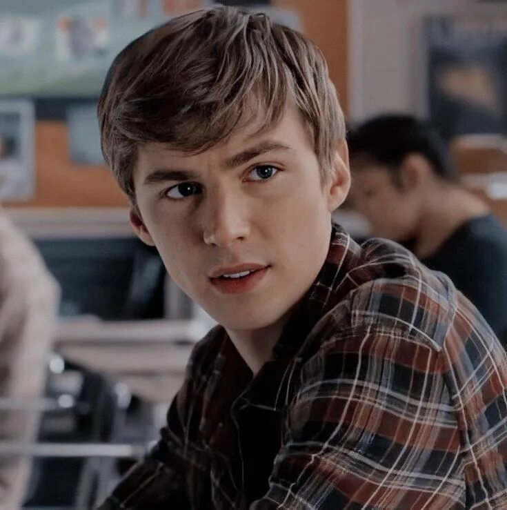 Майлс хейзер 2020. 13 пп. Алекс из 13 пп. Алекс 13 причин. Алекс 13 причин.