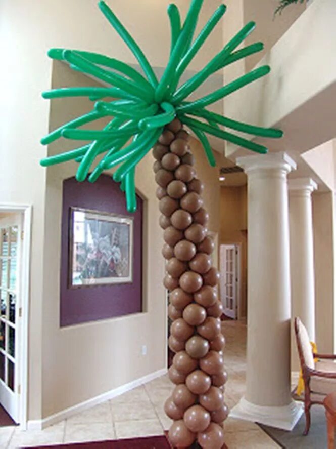 Воздушные шарики деревья. Пальма из шаров. Пальма декорация. Декорация Пальма своими руками. Дерево из воздушных шаров.