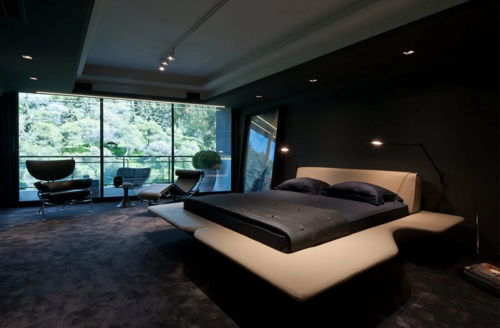 Luxury mansion interior спальни. Спальня в стиле тотал блэк. Тотал блэк комната интерьер. Тотал блэк спальня. Самые самые самые самые черные комнаты.