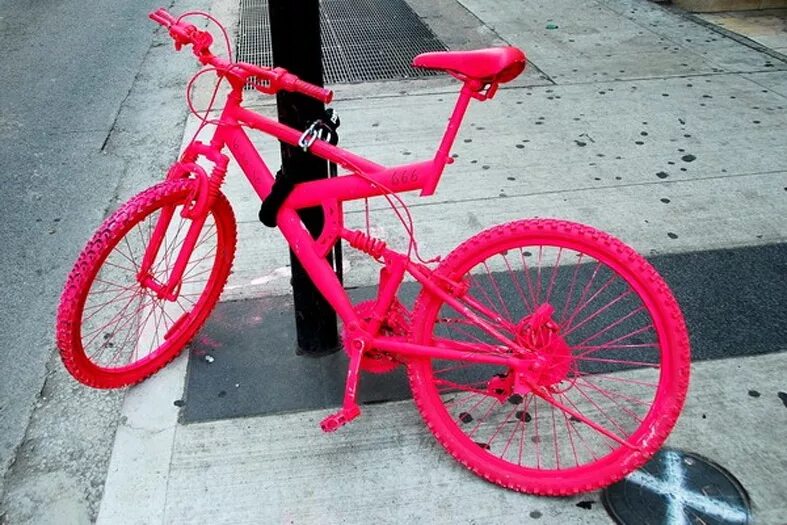 Красный велик маленький. Покрасить велосипед. Красный велик. Перекрашенный велосипед. Окрашенные рамы велосипеда.