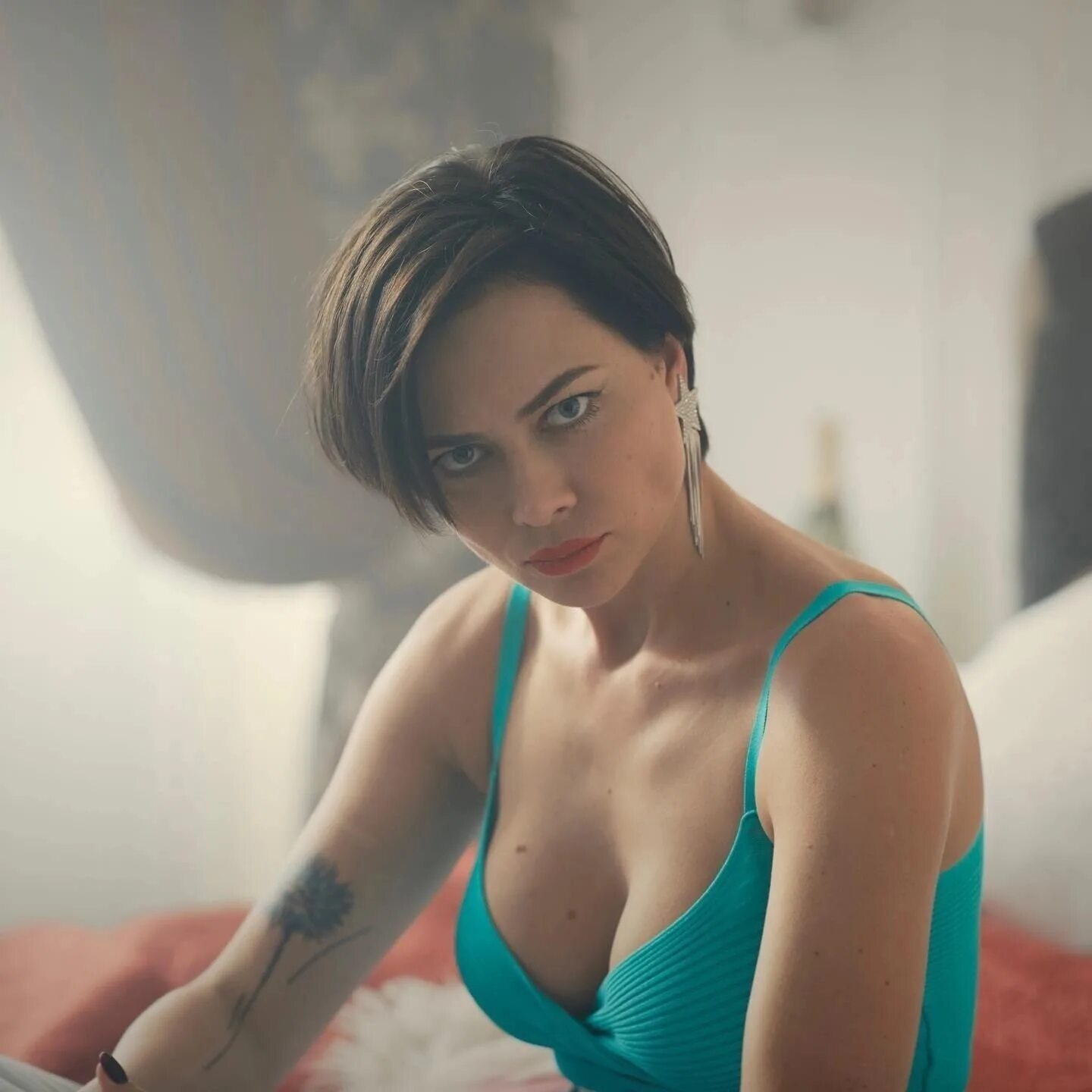 Самбурская леди димитреску. Настасья самбурская новая песня 2023. Настасья самбурская новая песня 2023. Настасья самбурская ню. Настасья самбурская голая.