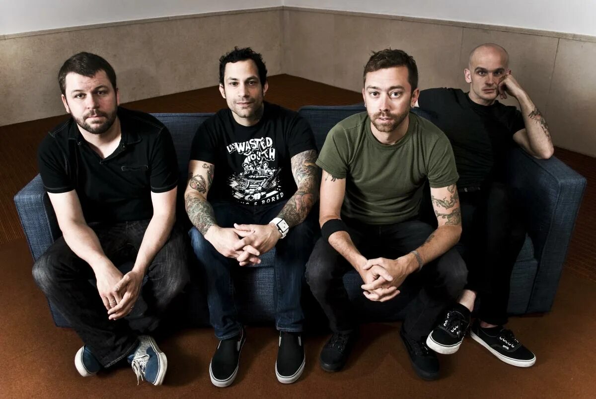 Rise against. Рок группа rise against. rise against 2025. letlive группа.