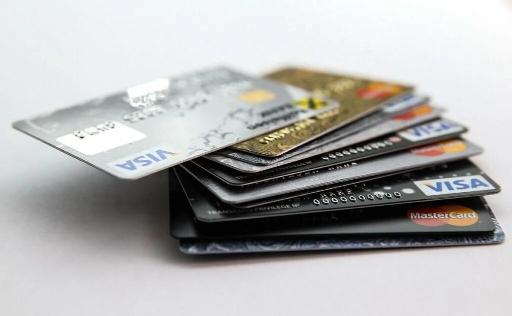 Кредитка. Пластиковые карточки. Кредитная карта. Пластиковые карты банковские. Банковские пластиковые карточки.