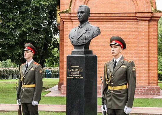 Памяти офицера. Аллея героев в МОСВОКУ. Аллея героев Рязанского училища. Аллея героев Новосибирского училища. Аллея героев Прокопьевск.