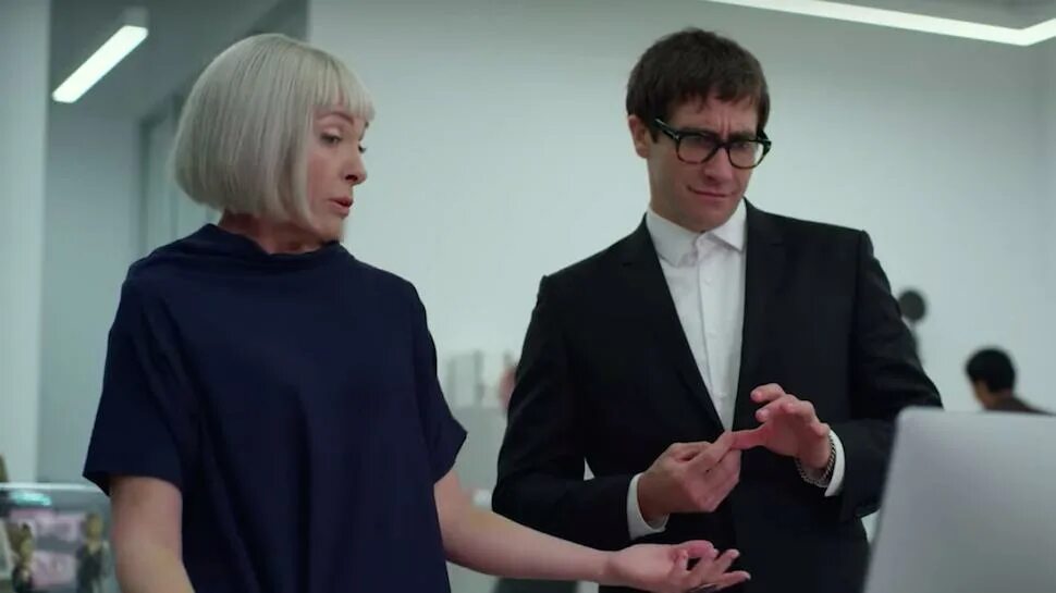 Бархатная пила трейлер. Velvet Buzzsaw 2019 Джейк Джилленхол. Тони Коллетт бархатная бензопила. Бархатная бензопила» (Velvet Buzzsaw) 2019 года.. Рене Руссо бархатная бензопила.