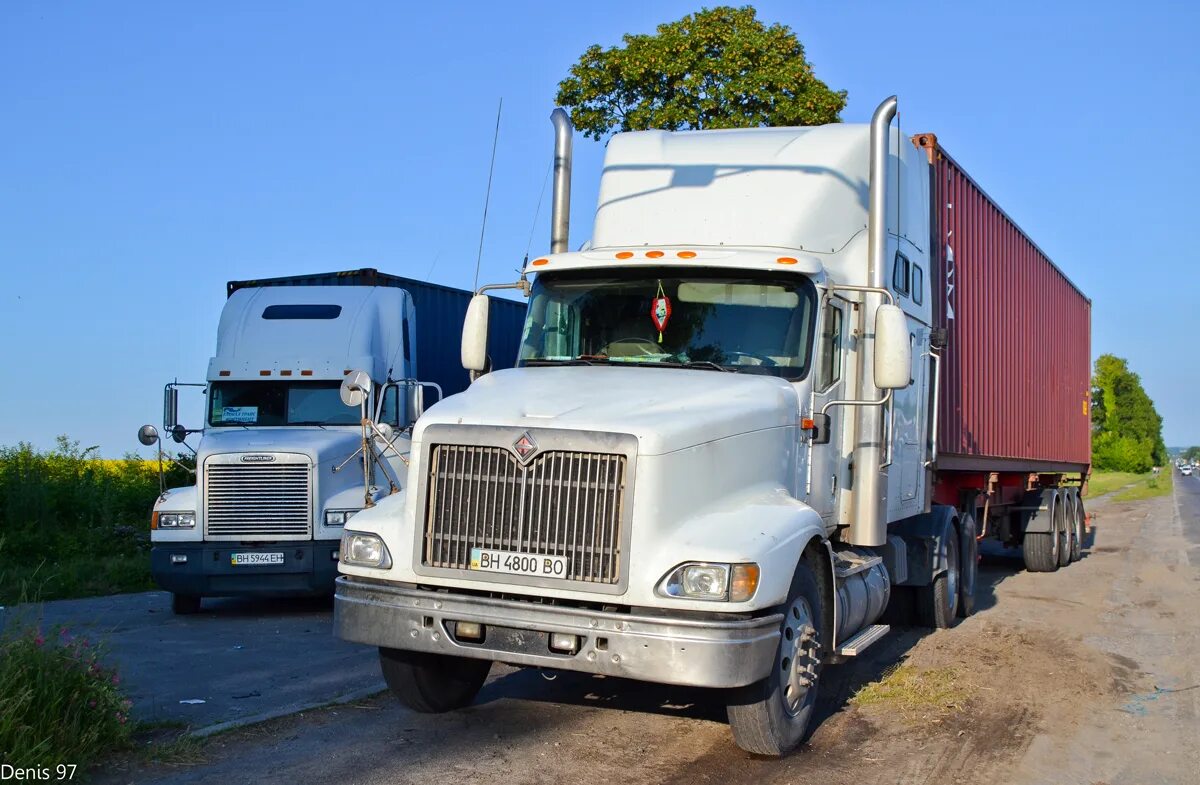Интернационал 32. Фредлайнер флд 112. international 9400i. navistar international 9400. фредлайнер интернационал.