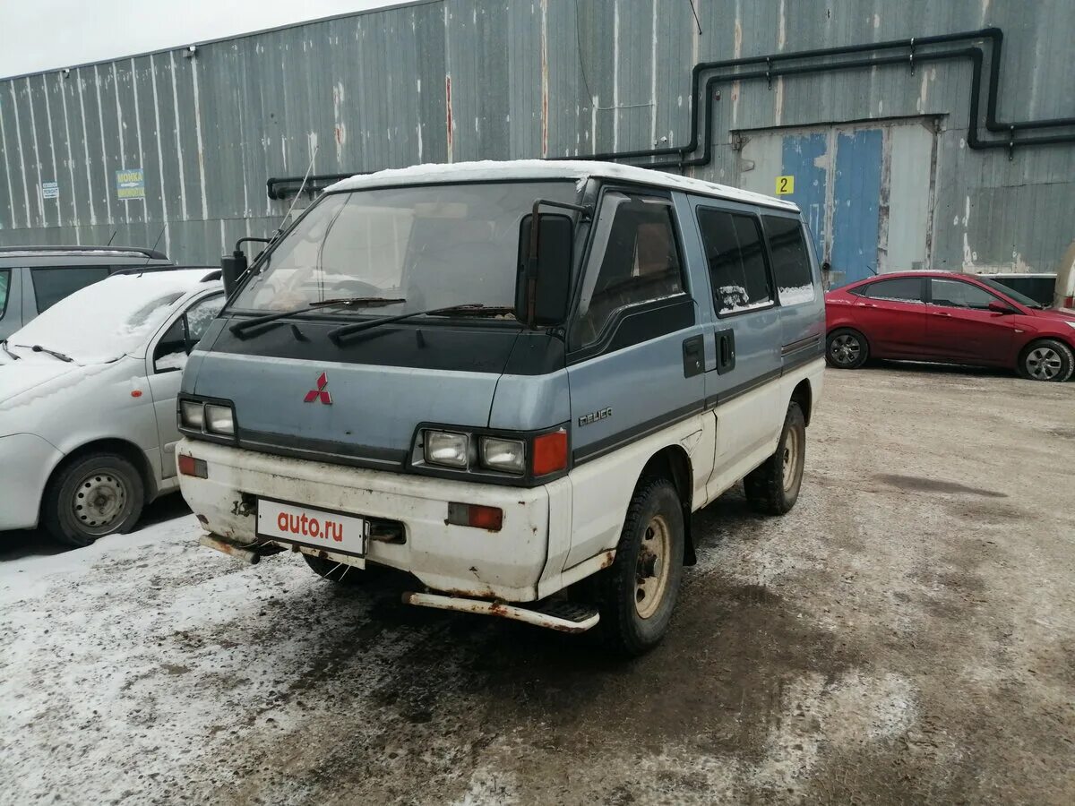 Митсубиси 1990. Митсубиси Делика 1990. Митсубиси Delica 1990. Mitsubishi Delica 1990 Diesel. Мицубиси Делика 1990 год.