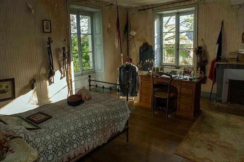 Остаться комната бывших. Девушка в квартире. Квест сургут дом с привидениями. Аренда комнат на иве пермь. Остаться комната бывших.