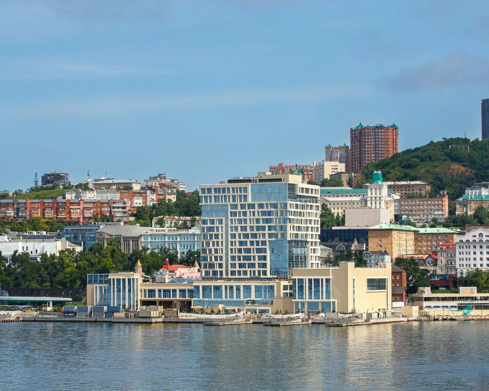 Vladivostok grand. Корабельная набережная 10 Владивосток. Владивосток Гранд отель и спа. Grand Hotel Spa Владивосток. Гостиница Хаятт Владивосток Корабельная набережная.