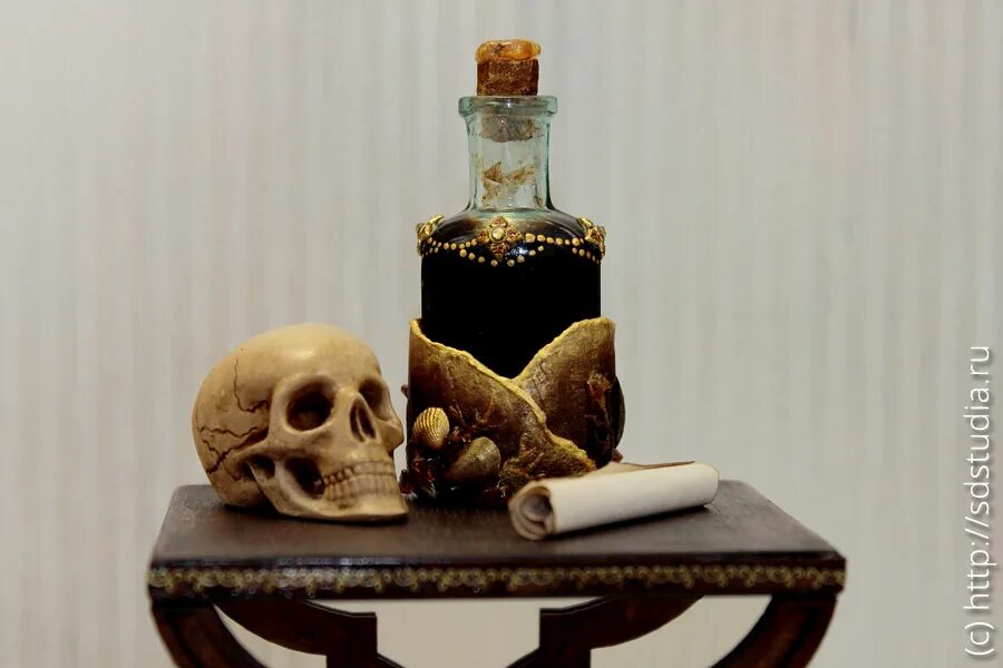 зловещая бутылка. магическая бутылка. зловещая бутылка. зловещая бутылка. зеленая фея зеленая ведьма абсент.