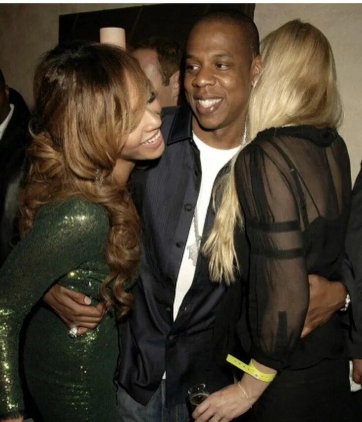 Mya best of me jay-z gif. Джей о бонни. Jay z beyonce bonnie. Джей зи концерт. Джей зи клип.