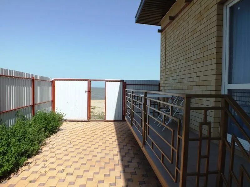 Морская д. Ейск морская 88 гостевой дом. Ейск жилье 2024. Ейск улица ростовская дом 70. Гостиный двор ейск.