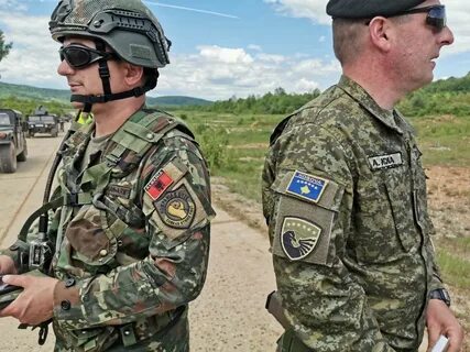 Ushtria e Kosovës, përkrah ushtarakëve të NATO-s, zhvillon stërvitjen ndërk...