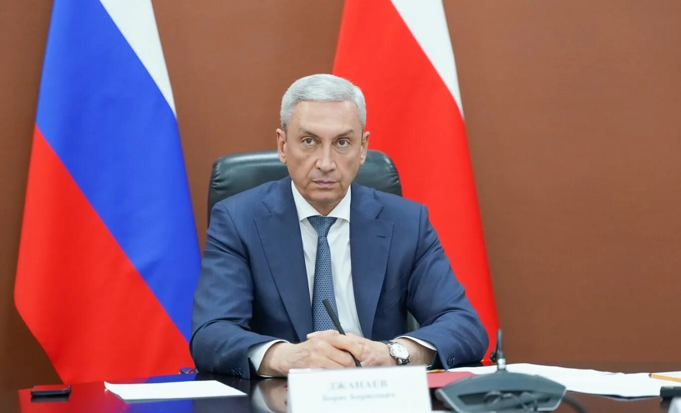 джанаев борис борисович председатель правительства. президент алании. джанаев осетия. джанаев борис борисович заместитель председателя правительства. председатель правительства рсо-алания джанаев.