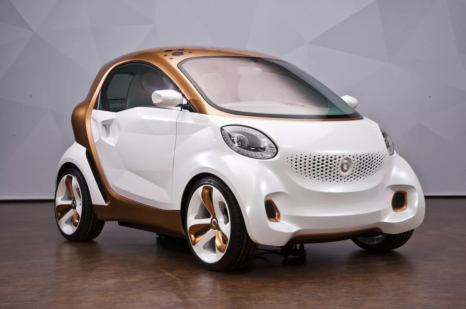 Mercedes Smart электрокар. Мини-кар Smart Fortwo 2. Mercedes Smart Fortwo. Бенс смарт Мерседес Бенц.