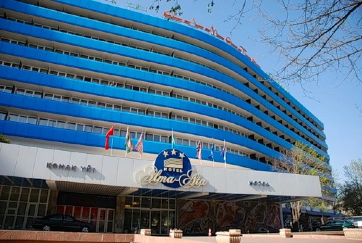 Almaty hotel. Гостиница Алма-Ата в Алматы. Гостиница Алматы в Алматы. Гостиница Алматы в Кабанбай. Алматы улица Кабанбай батыра 85 гостиница Алматы.