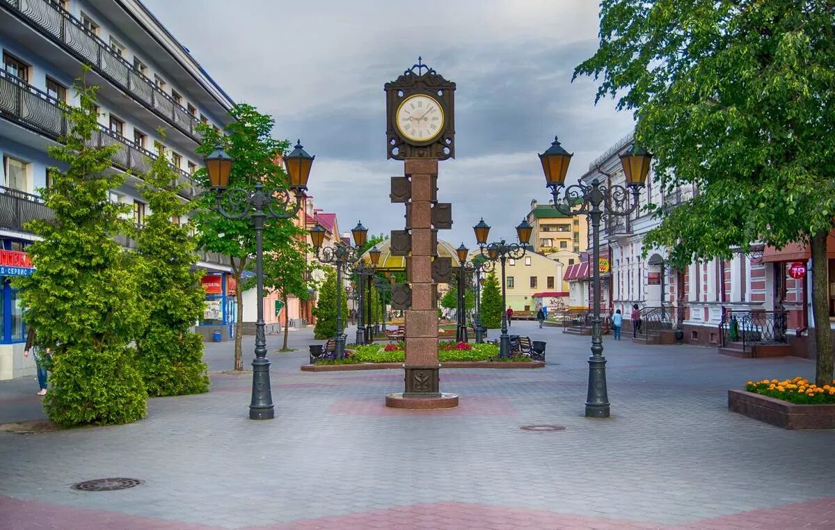 В каком году город брест. Брест улица Советская. Брест город в Белоруссии. Брест пешеходная улица Советская. Брест Беларусь Советская улица.