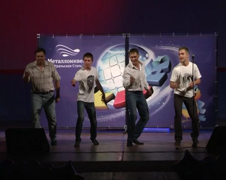 Хор народной музыки "песни урала". Песня уральская сталь. Песня уральская сталь. Песня уральская сталь. Народный музыкант урала.