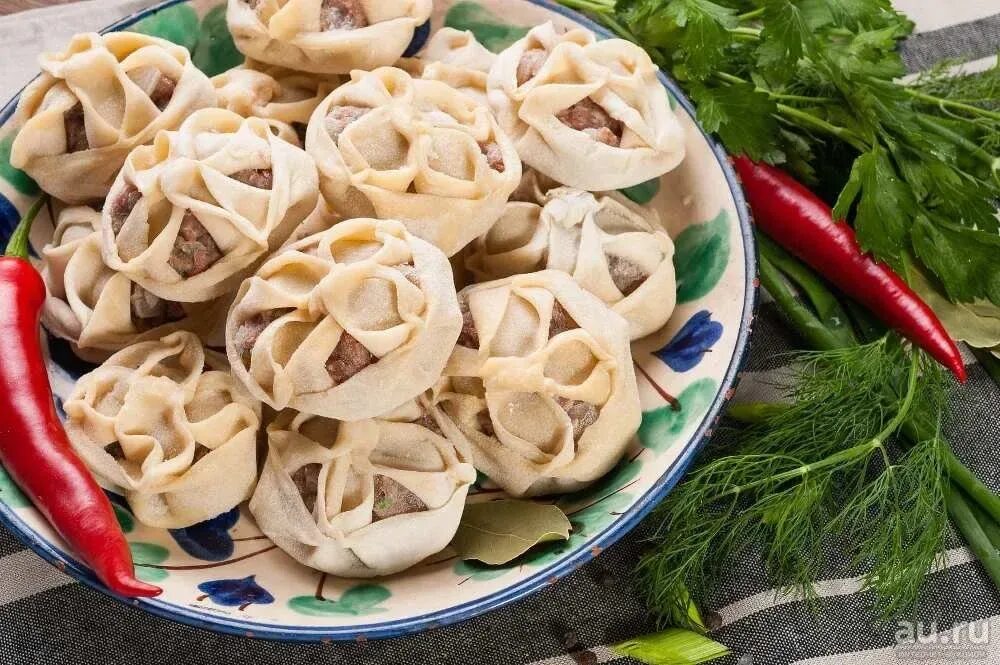 Манты с мясом и картошкой. Манты из рубленного мяса. Вкусные манты. Манты говядина. Манты с говядиной и картошкой.