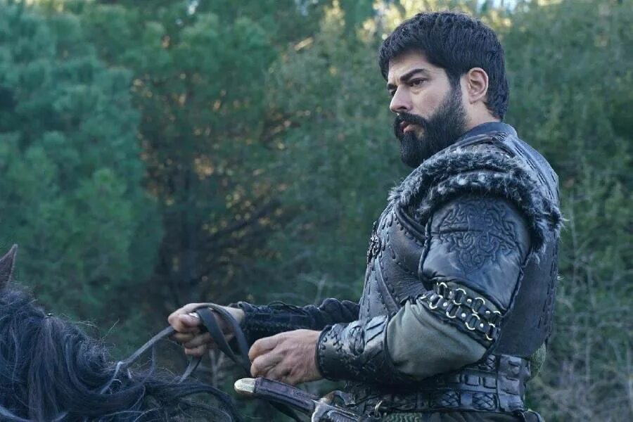 Воскресший эртугрул. Энгин алтан воскресший эртугрул. Эртугрул 82 серий. Эртугрул узбек тилида. Гейхату основание осман.