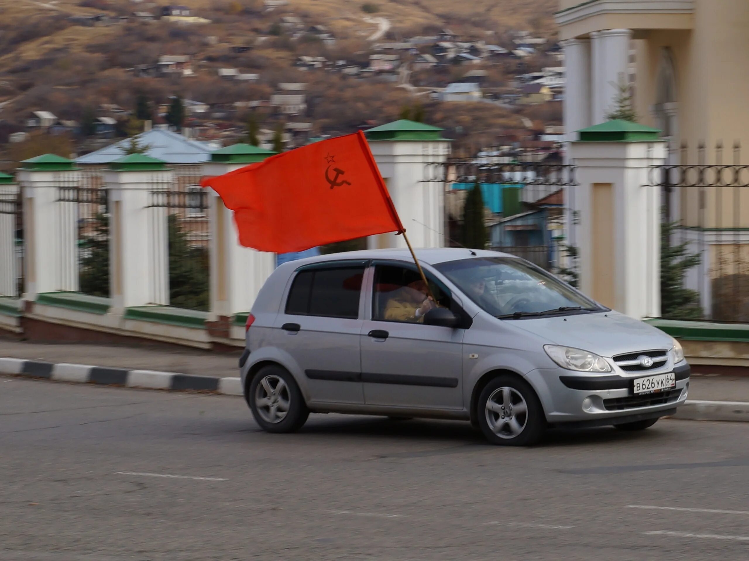 Погода в вольске. Авто г вольск. Серая машина 785 номер город вольск. Вольск (город). Вольск площадь 10 летия октября.