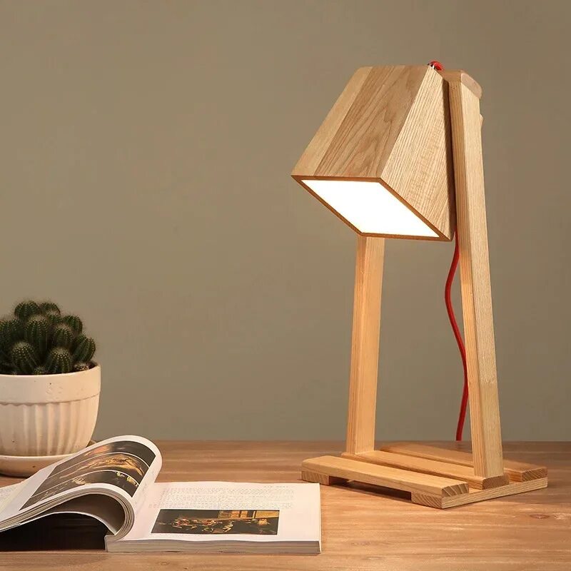 Настольный деревянный купить. Настольный светильник Wood PUMPTABLE Lamp. Настольная лампа Mica Wooden Base Table Lamp. Торшер деревянный настольный. Настольная лампа из фанеры.