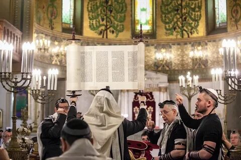 Кто молится в синагоге