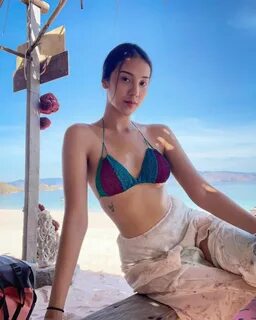 potret Anya Geraldine liburan di Labuan Bajo (instagram.comanyageraldine) ...