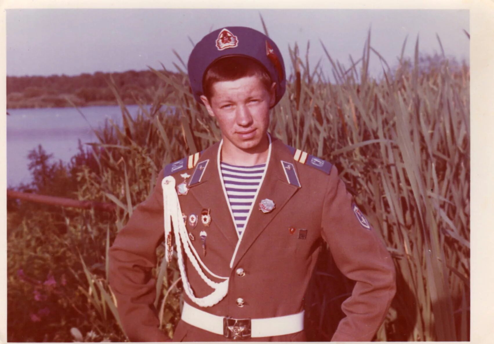 Шеврон вдв связь. Шеврон 38 полка связи вдв. Медвежьи озера воинская часть вдв. Шеврон вдв. 191 полк связи.