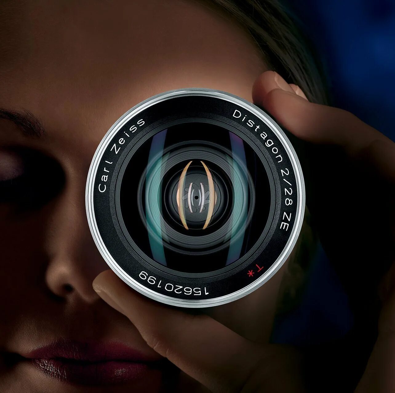 Объектив дает изображение. Объектив zeiss distagon t* 228 ze. carl zeiss distagon 28mm f2. carl zeiss distagon 28 2.0 ze. объектив фотоаппарата.